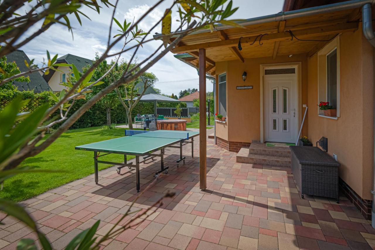 Sunny Garden Pihenohaz Villa Siofok Bagian luar foto
