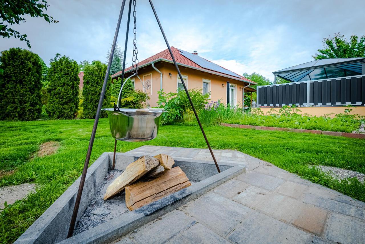 Sunny Garden Pihenohaz Villa Siofok Bagian luar foto