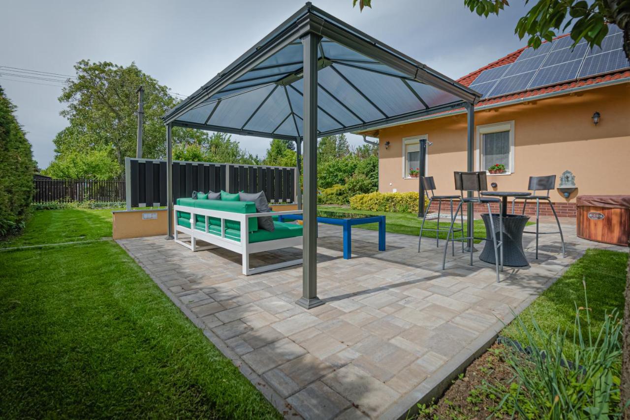Sunny Garden Pihenohaz Villa Siofok Bagian luar foto