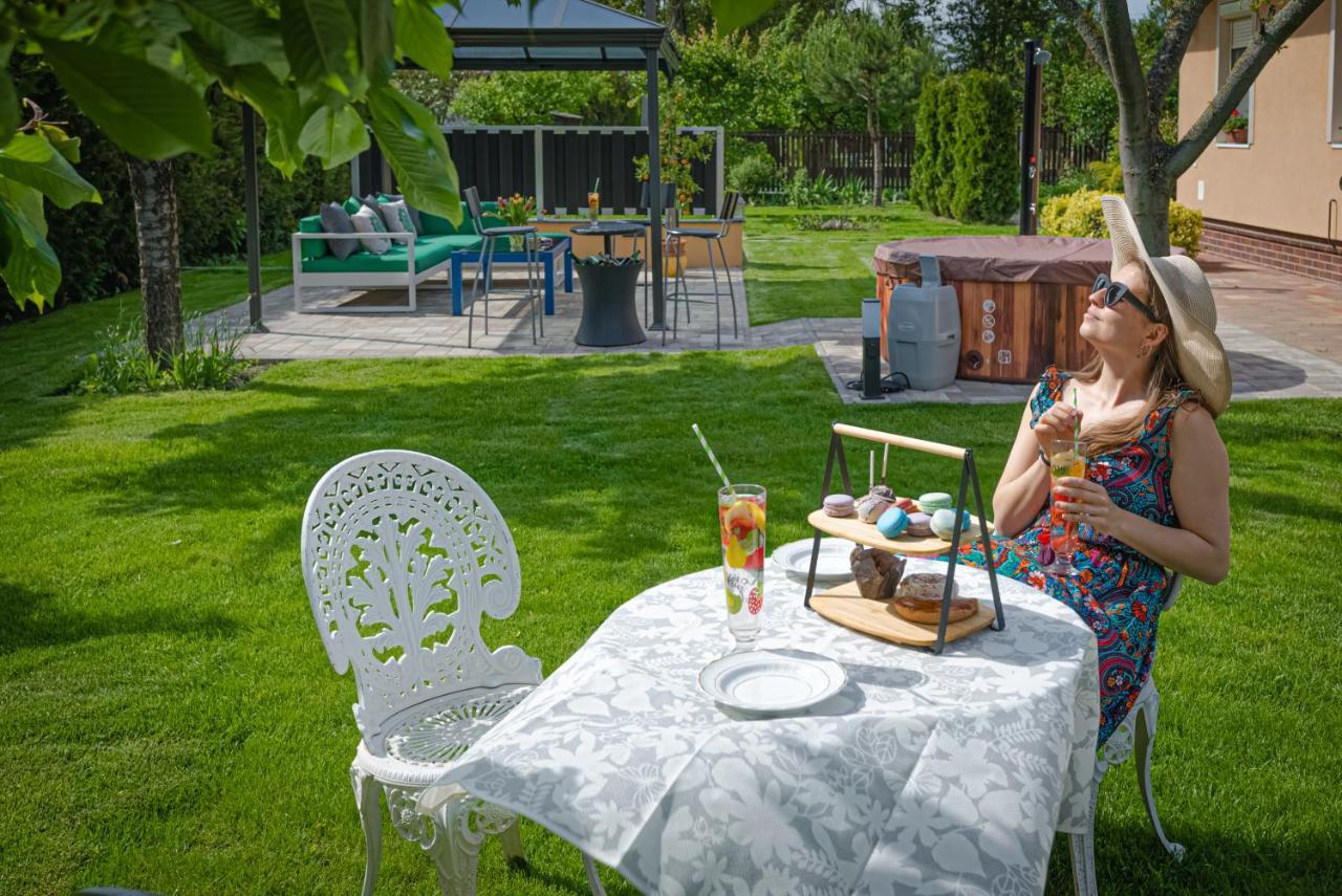 Sunny Garden Pihenohaz Villa Siofok Bagian luar foto