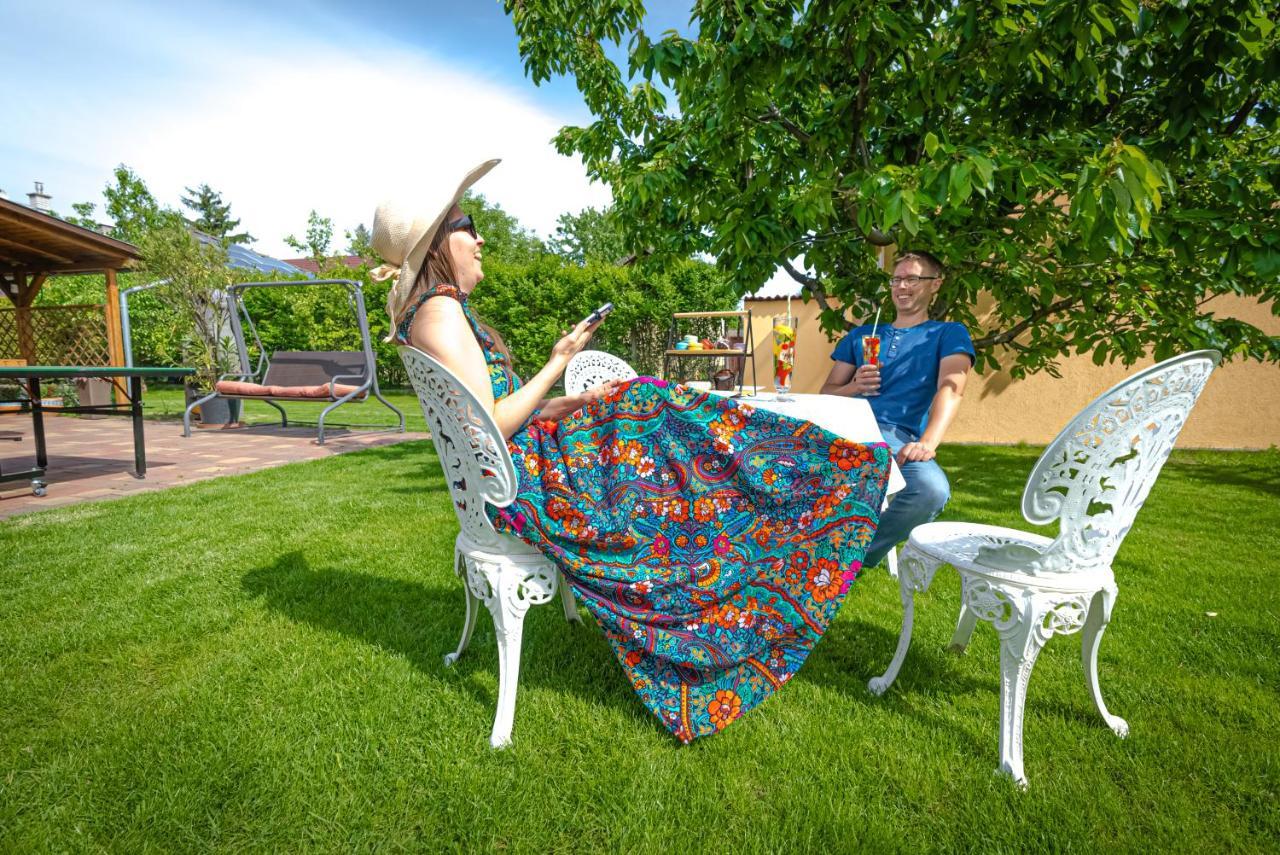 Sunny Garden Pihenohaz Villa Siofok Bagian luar foto